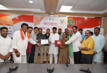 श्रीमंत पवार ने किया स्वच्छता ही सेवा अभियान के चयनित प्रतिभागियो का सम्मान