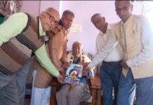 पूर्व प्राचार्य श्री चतुर्वेदी का किया सम्मान